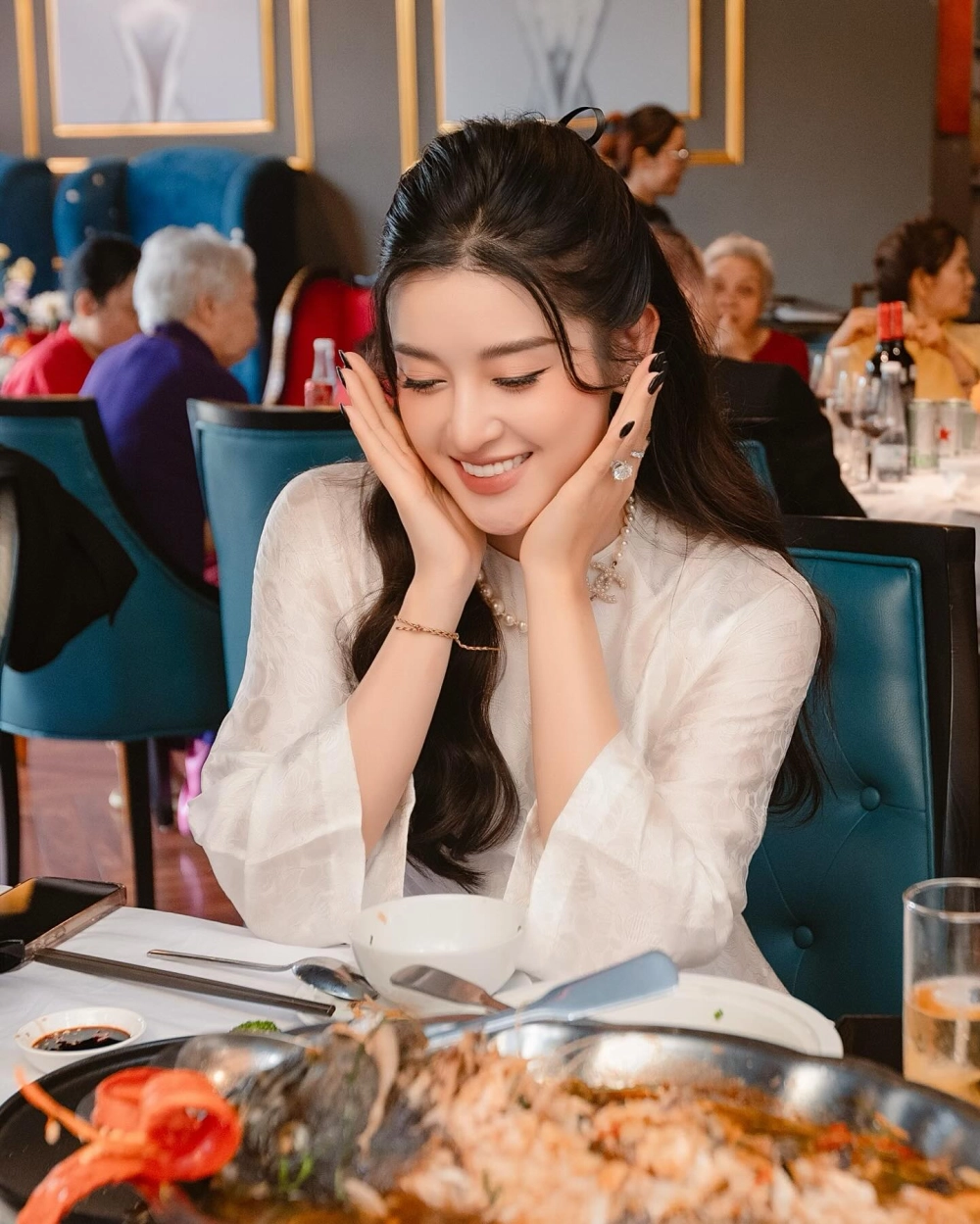 Tải hình nền gái xinh 4k miễn phí không lo bản quyền