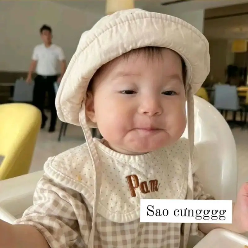 Ai cũng mê tít vì em bé meme dễ thương