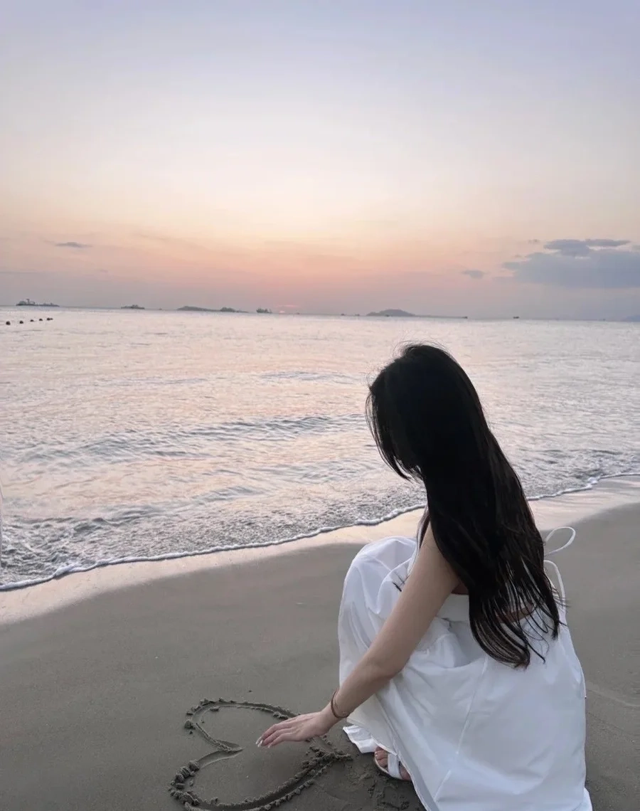 Cuốn hút với ảnh con gái dễ thương che mặt