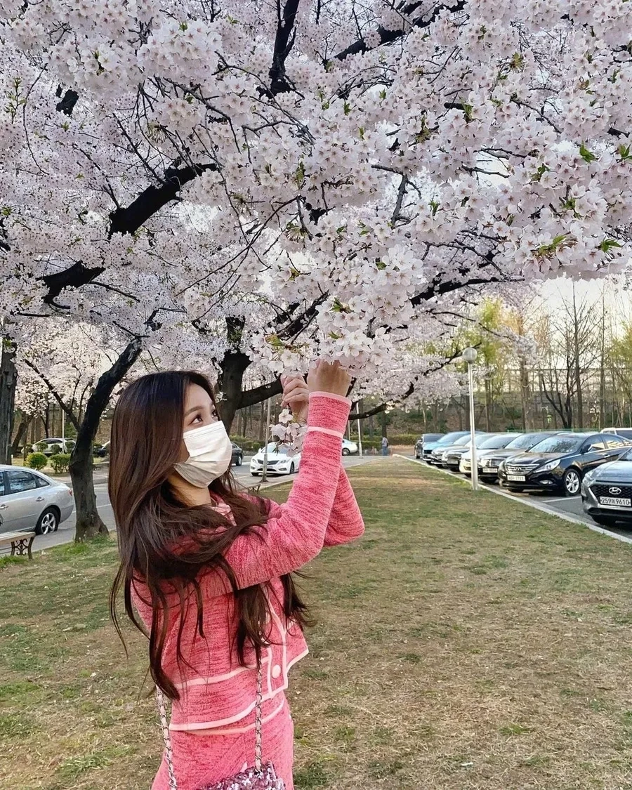 Ngọt ngào và nhẹ nhàng với ảnh xinh gái che mặt