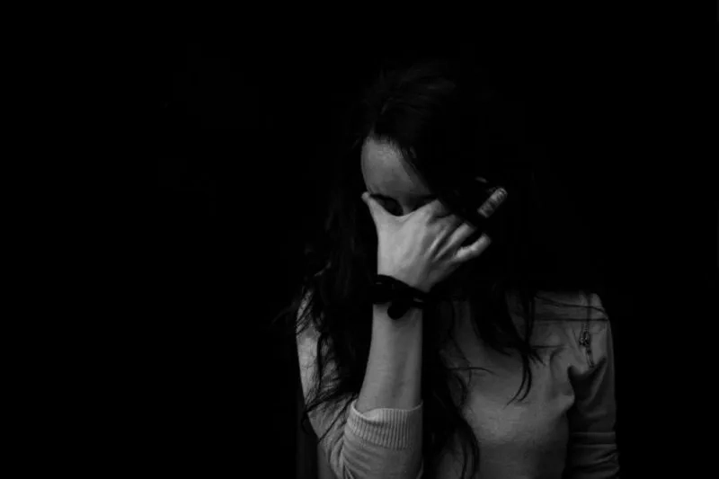 Khám phá hình ảnh buồn khóc cô đơn nữ ý nghĩa