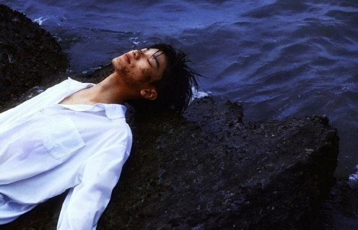 Cập nhật ảnh đại diện facebook buồn khi tâm hồn trĩu nặng