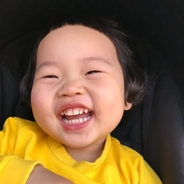 Gây chú ý với avatar đôi ebe đẹp