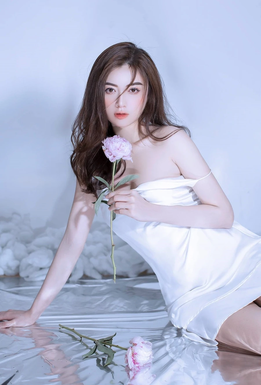 Phong cách riêng với avatar cô gái đẹp độc đáo