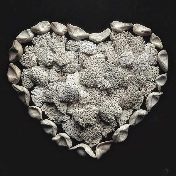 Tải hình nền đen trái tim đỏ mới nhất