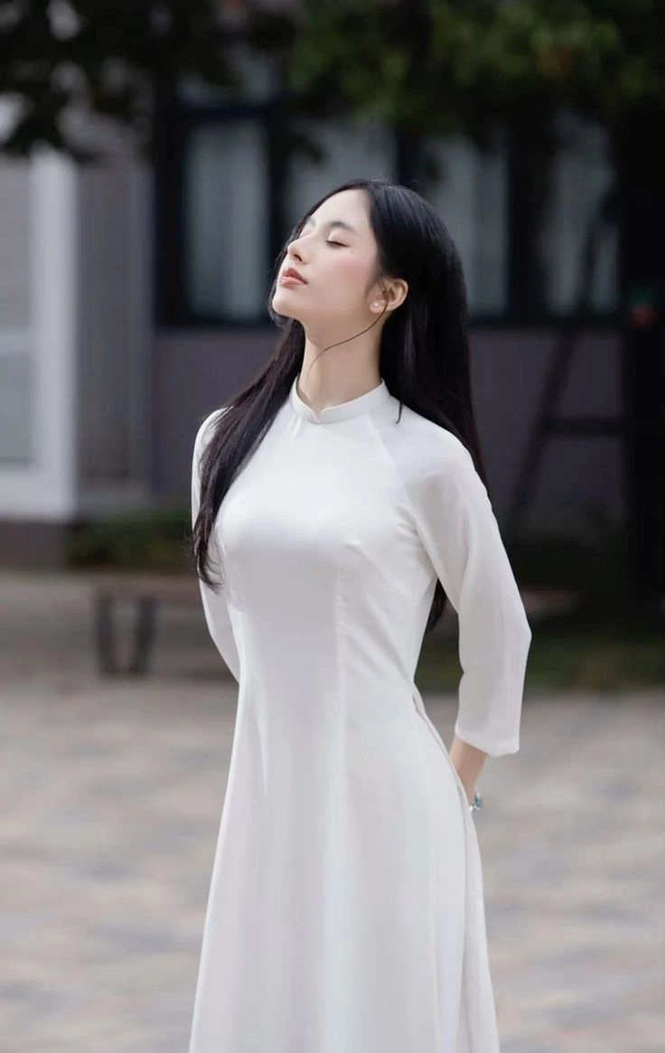 Ngắm nhìn hình ảnh áo dài học sinh tự nhiên