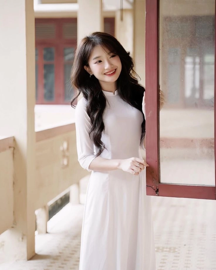 Chiêm ngưỡng hình ảnh học sinh cấp 3 mặc áo dài duyên dáng