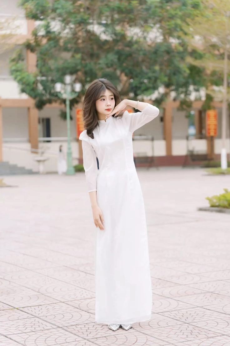 Xem ngay hình ảnh thiếu nữ mặc áo dài tinh tế