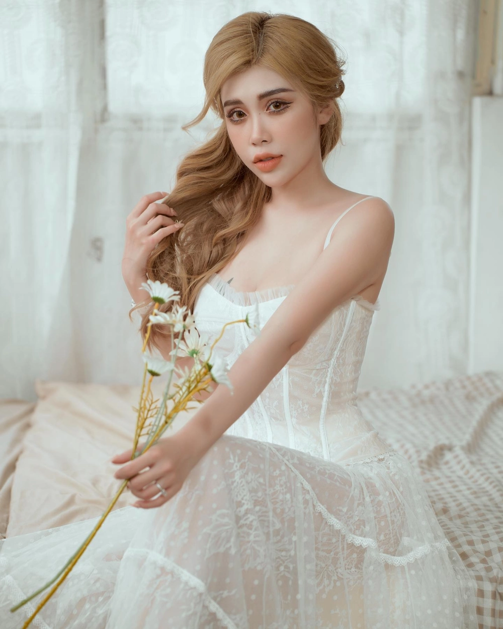 Đa phong cách, đa cảm xúc trong hình ảnh con gái