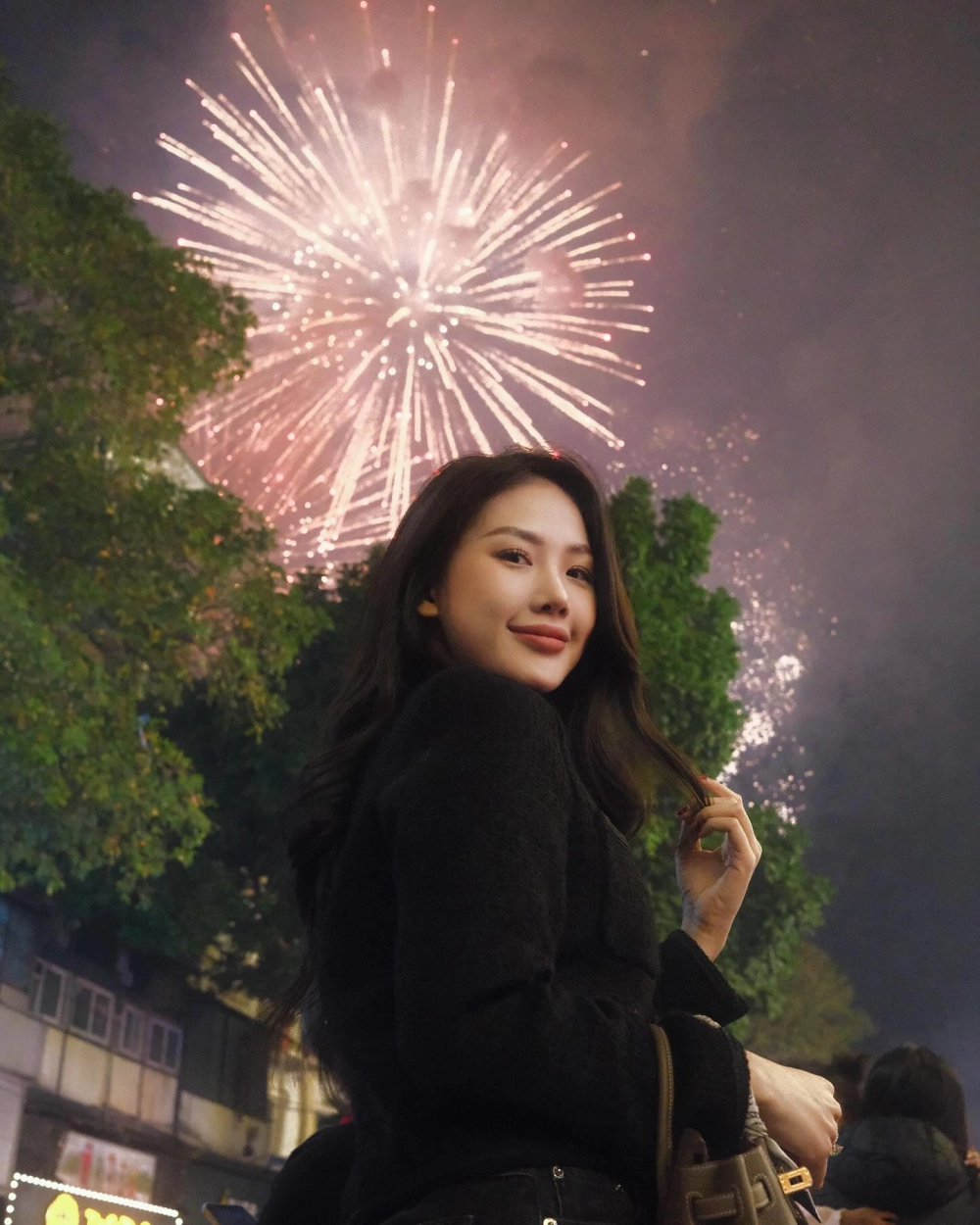 Ảnh catwalk bùng nổ của Miss Universe Bùi Quỳnh Hoa