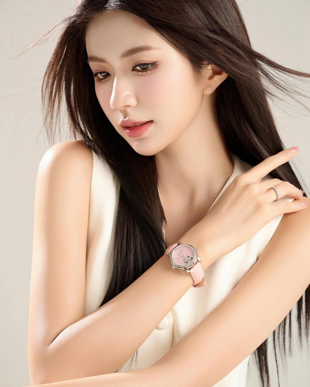 Gương mặt nổi bật trong danh sách con gái xinh nhất việt nam