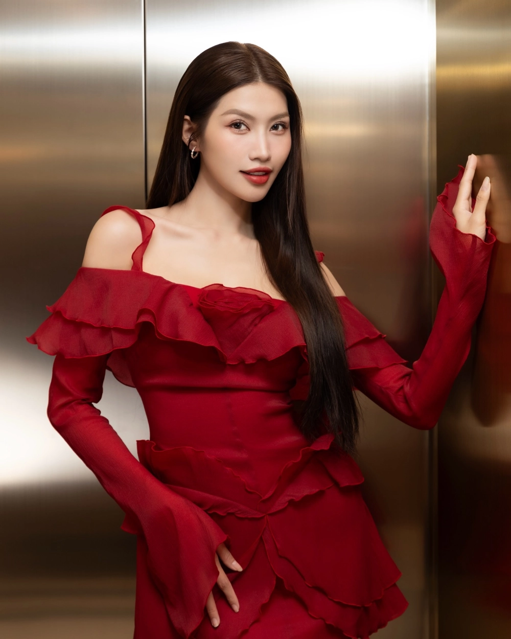 Ảnh cô gái đẹp dễ thương nhẹ nhàng, thu hút từ lần đầu