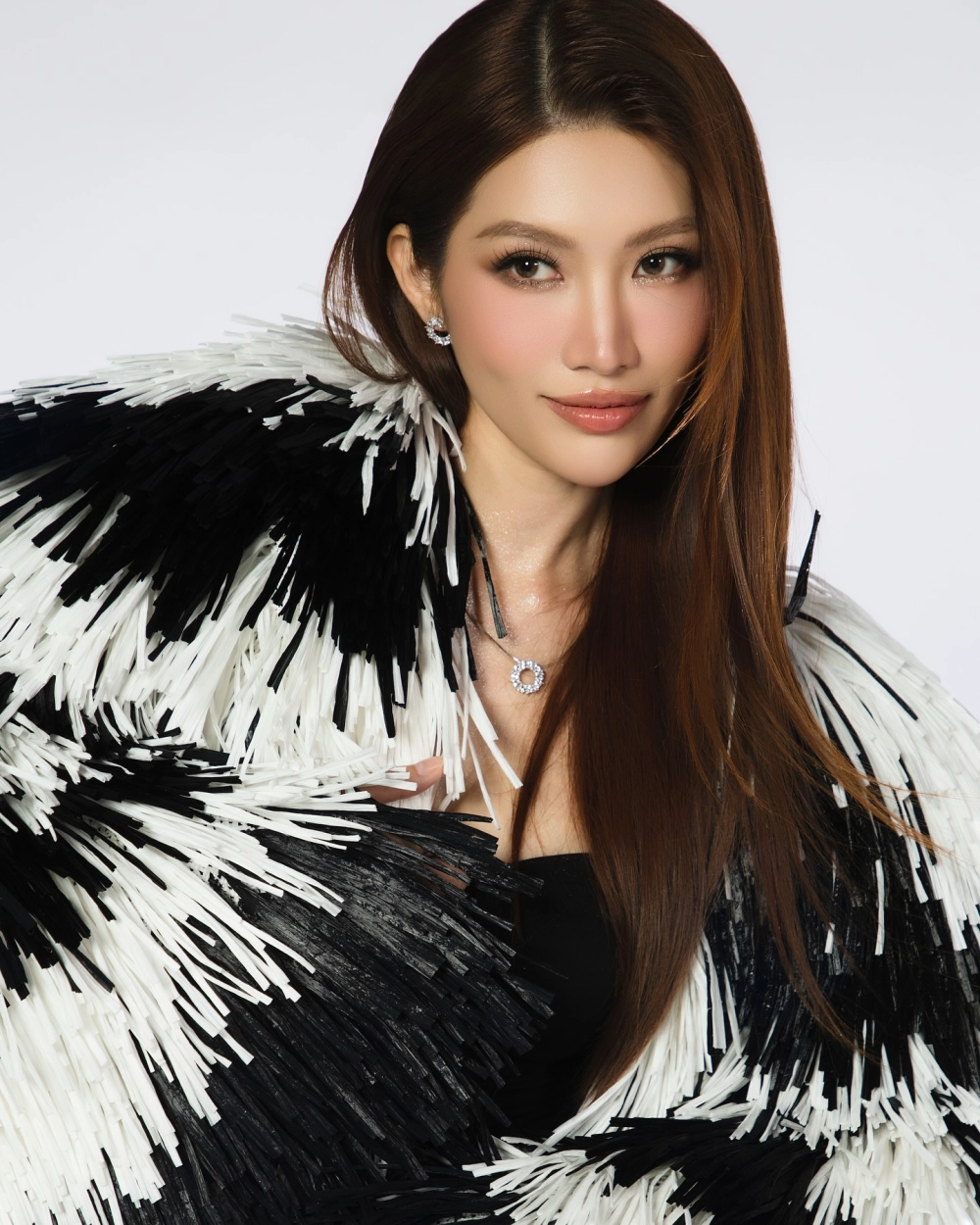 Ảnh cặp đôi gây sốt giữa Chế Nguyễn Quỳnh Châu và người yêu