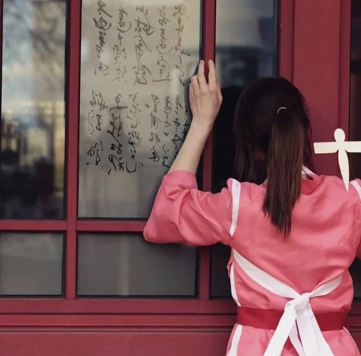 Chihiro cosplay thể hiện sự giản dị nhưng nổi bật