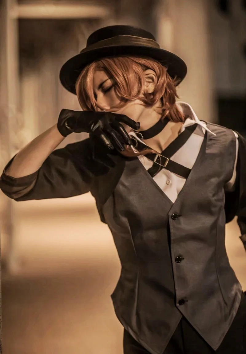 Chuuya cosplay đậm chất thần thái nhân vật