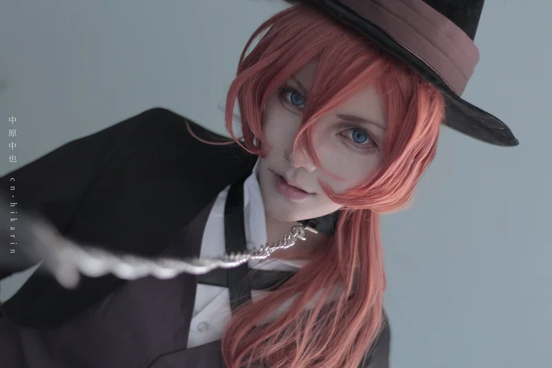Cosplay Chuuya nổi bật với phong cách cuốn hút