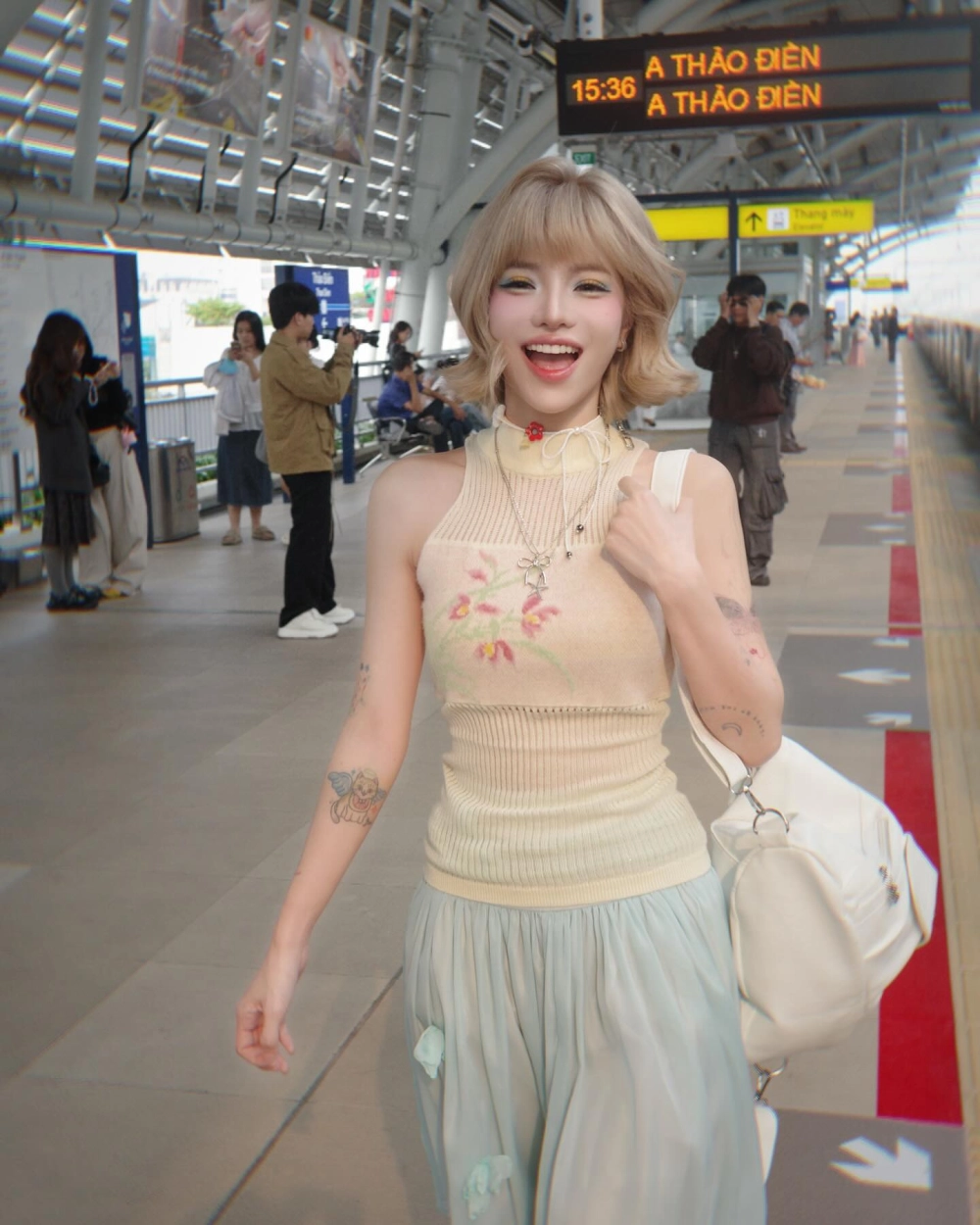 Đáng yêu khó cưỡng trong bộ gái cute che mặt