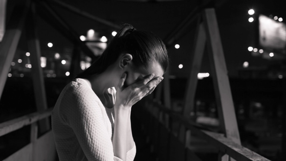 Nhẹ nhàng sâu lắng trong ảnh cô gái buồn đẹp