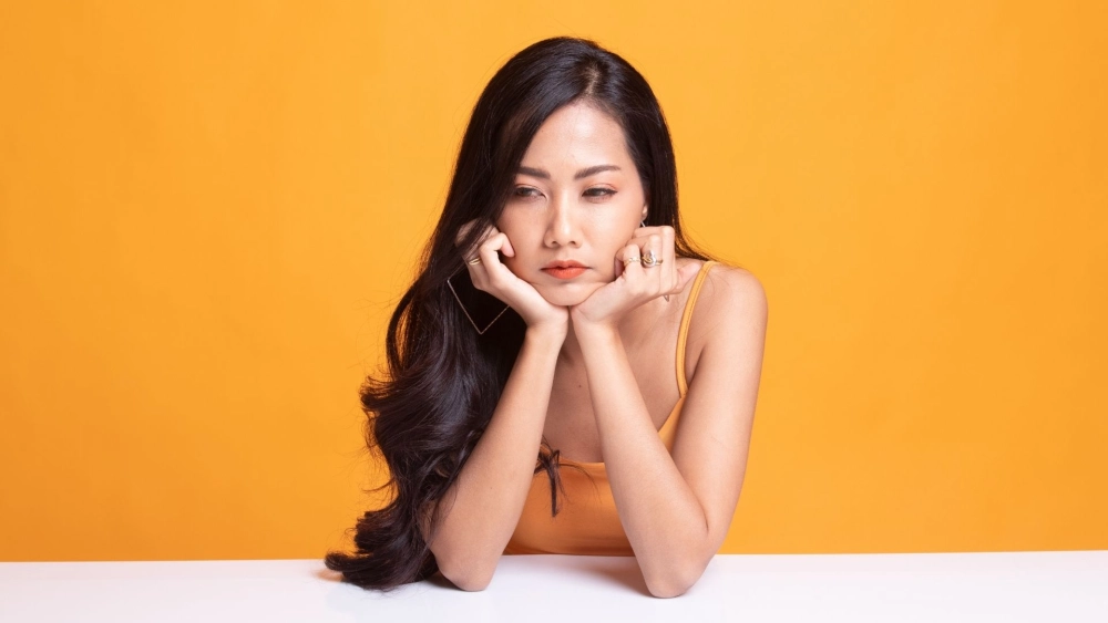 Mỗi chi tiết đều mang nỗi niềm trong ảnh cô gái buồn tâm trạng