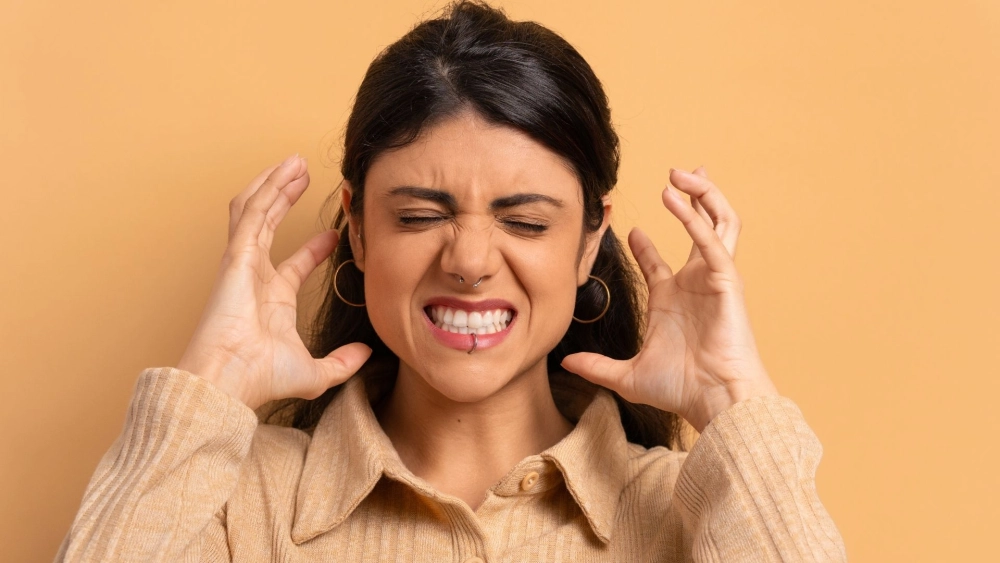 Không lời mà sâu sắc trong ảnh gái buồn tâm trạng