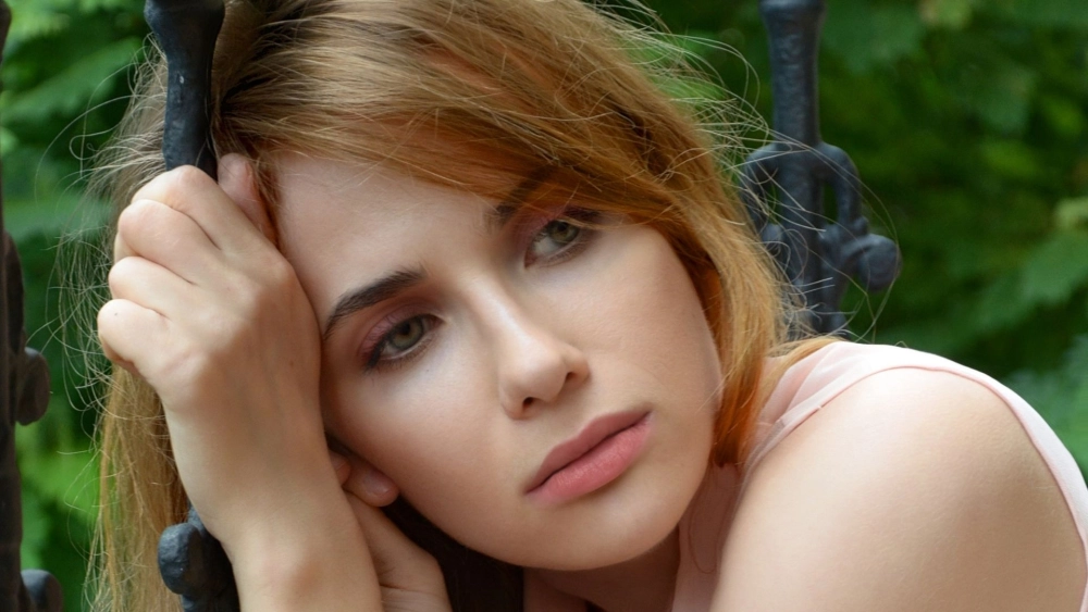 Cảm xúc vỡ òa qua 2 hình ảnh buồn giàu tính biểu cảm