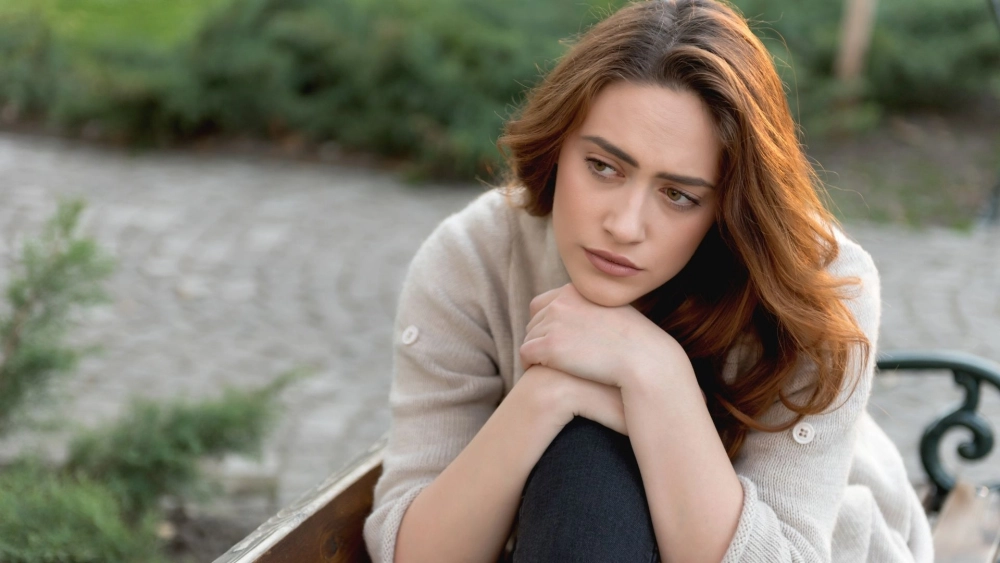 Chạm vào cảm xúc gamer qua ảnh ff con gái buồn