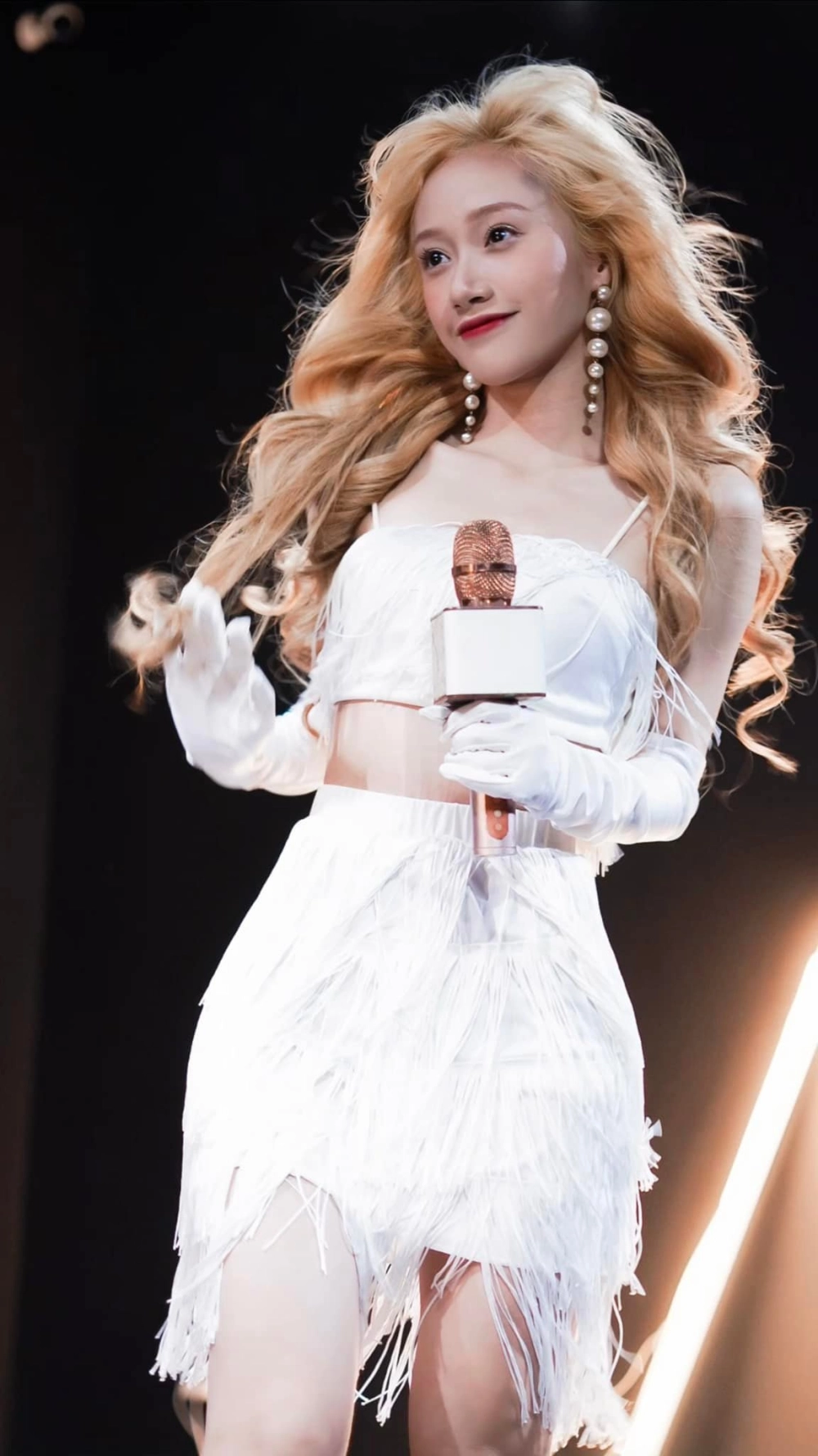 Visual cá tính đầy khí chất từ ảnh Đào Lê Phương Hoa ngầu