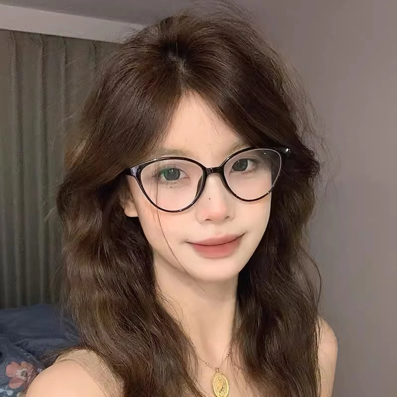 Tinh khôi trong từng hình ảnh con gái đeo kính chân thật