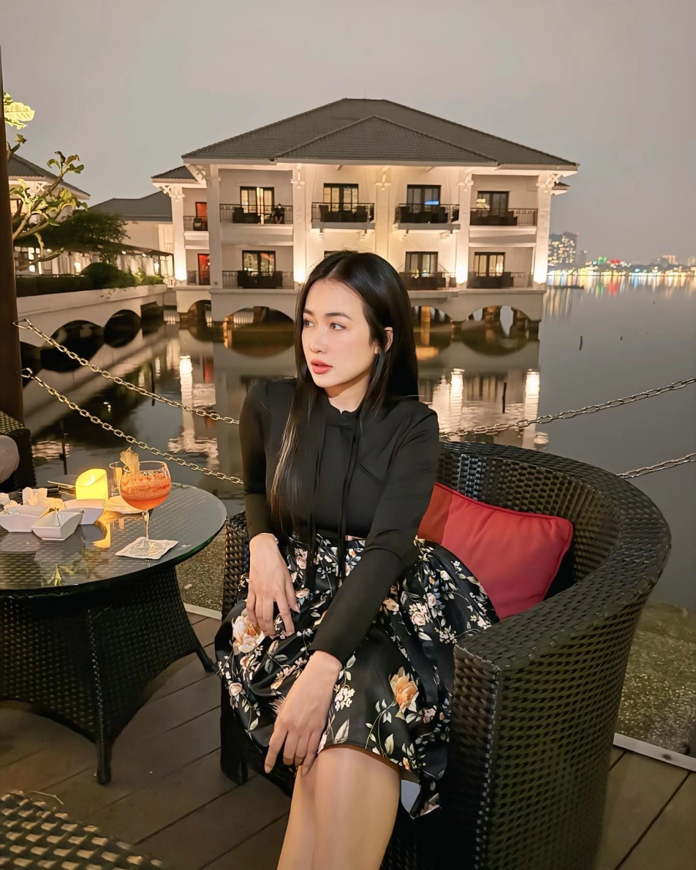 Visual trẻ trung khiến fan thắc mắc DJ Trang Moon sinh năm bao nhiêu