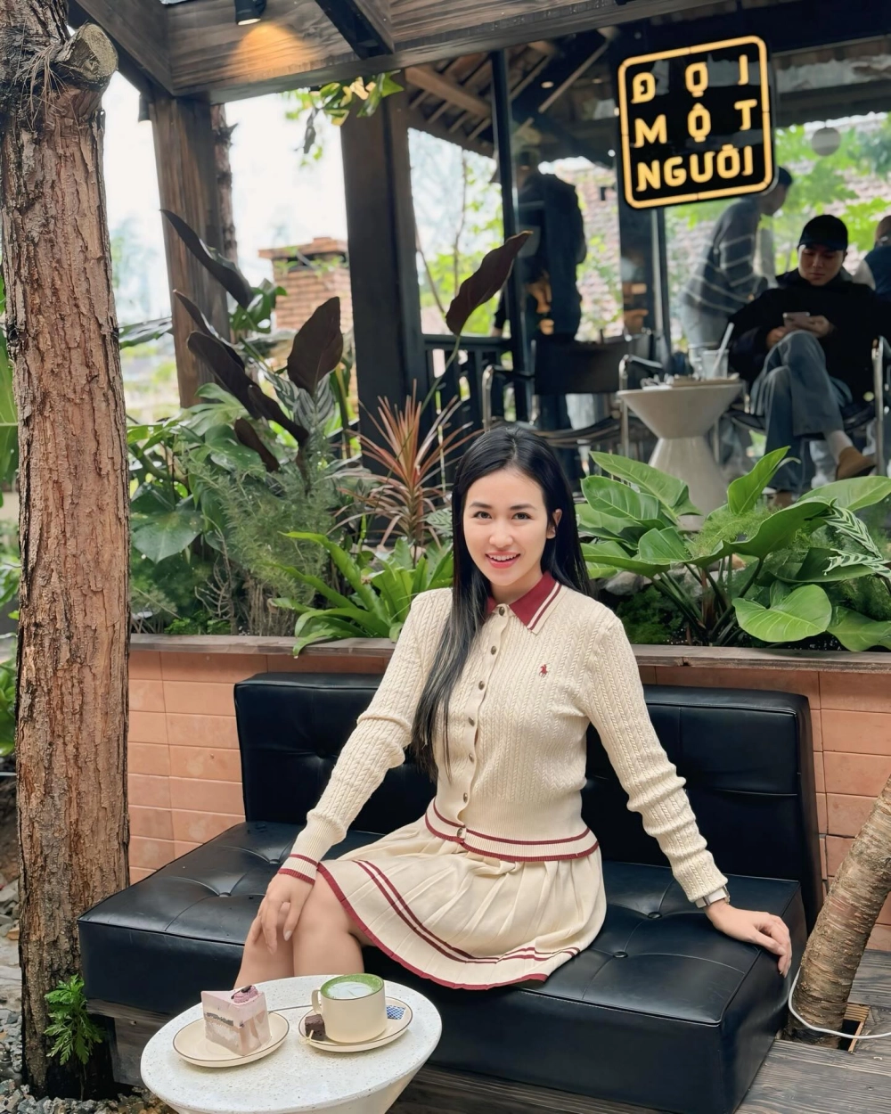 Khoảnh khắc nóng bỏng giúp trả lời DJ Trang Moon là ai