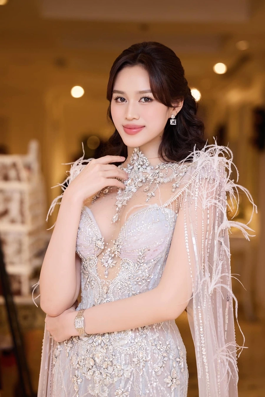 Nhan sắc gái cute xinh nhẹ nhàng mà lôi cuốn