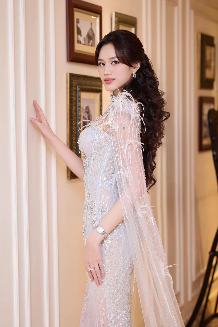 Gợi ý gái cute đeo kính đầy trí thức và dễ thương