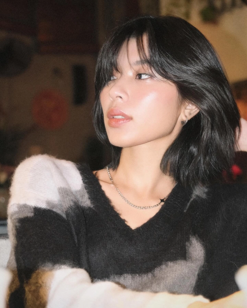 Body thanh mảnh nổi bật trong ảnh Đồng Ánh Quỳnh chiều cao