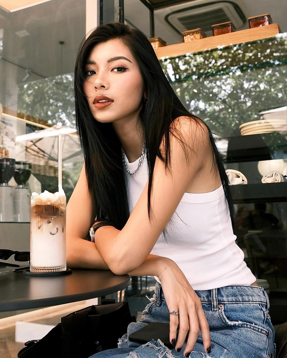 Ảnh thời trang sang chảnh từ Đồng Ánh Quỳnh Threads