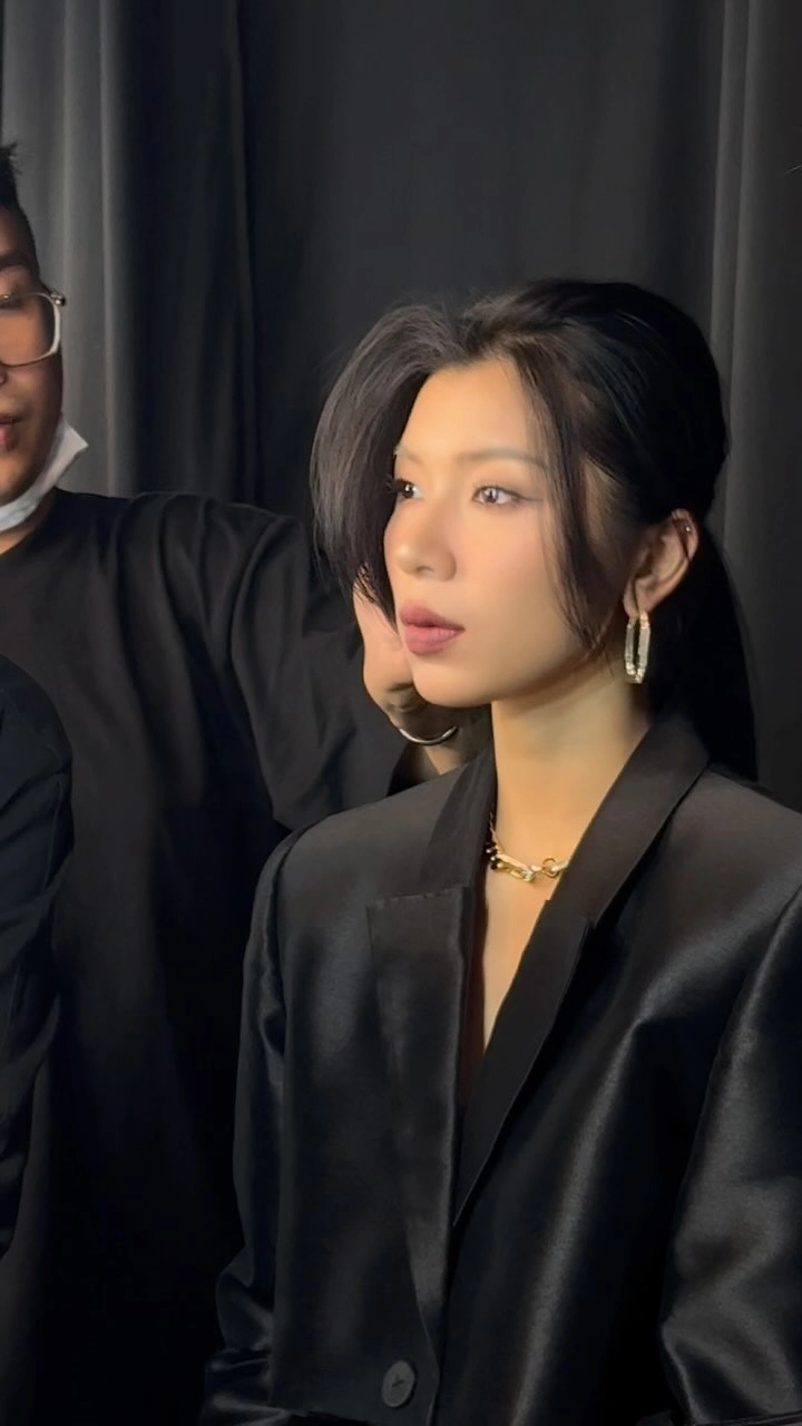 Biểu cảm bí ẩn trong phân cảnh Thôi Miên Đồng Ánh Quỳnh