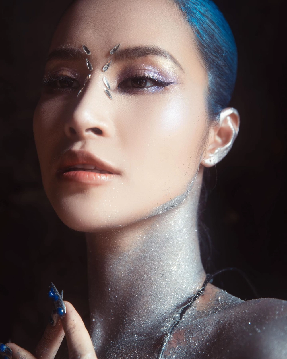 Tấm ảnh toàn thân khoe vóc dáng Đông Nhi cao bao nhiêu