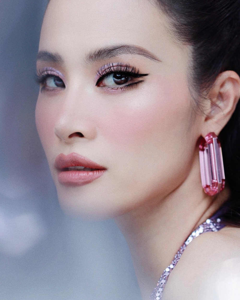 Cài đặt hình ảnh gái 2k5 đẹp nhất cho máy tính cực chuẩn