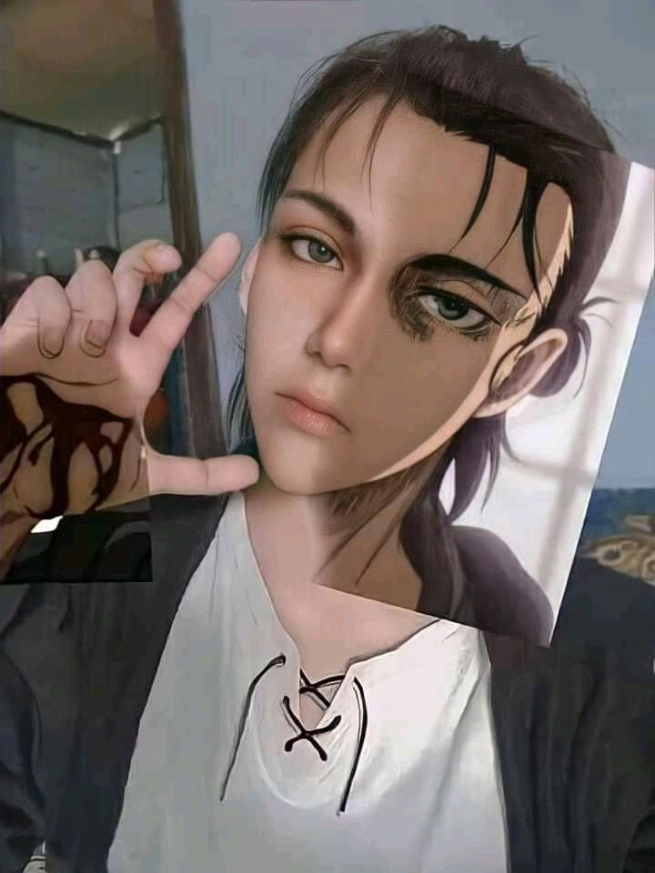 Eren cosplay tái hiện thần thái của một chiến binh