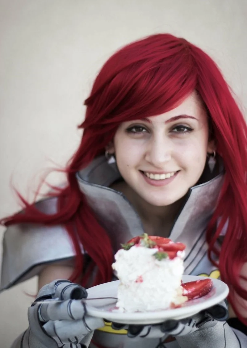 Erza Scarlet cosplay được yêu thích với giáp chiến ấn tượng