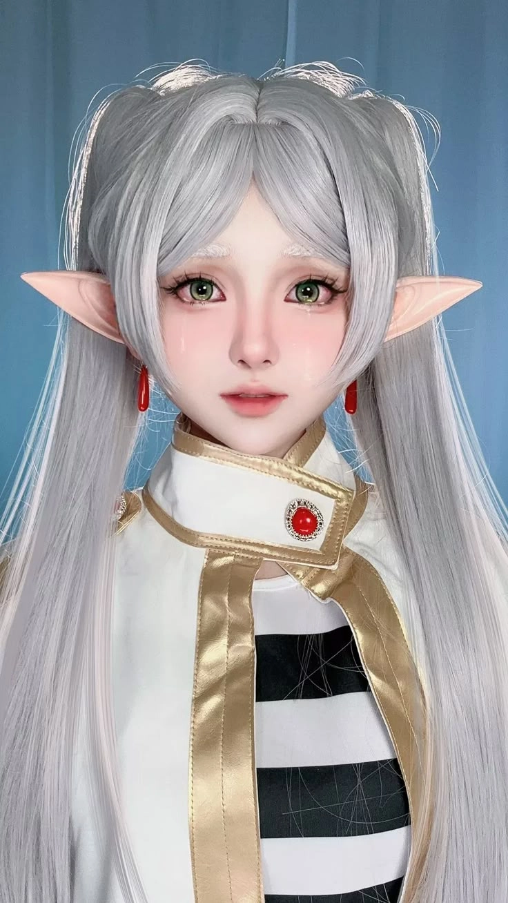 Frieren cosplay được tái hiện chân thực đến kinh ngạc