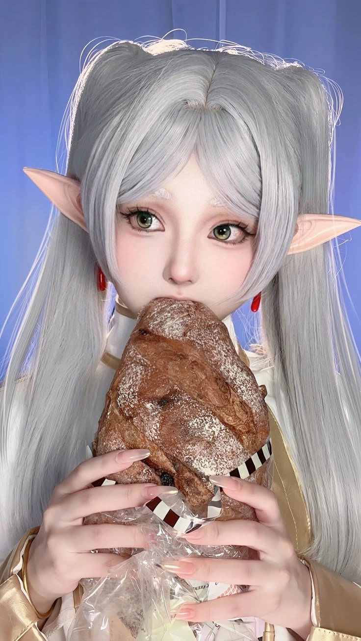 Cosplay anime Frieren tái hiện vẻ đẹp cổ tích huyền ảo