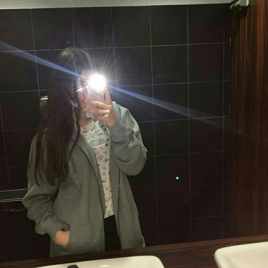 Dịu dàng và cuốn hút với ảnh gái đẹp tóc dài che mặt