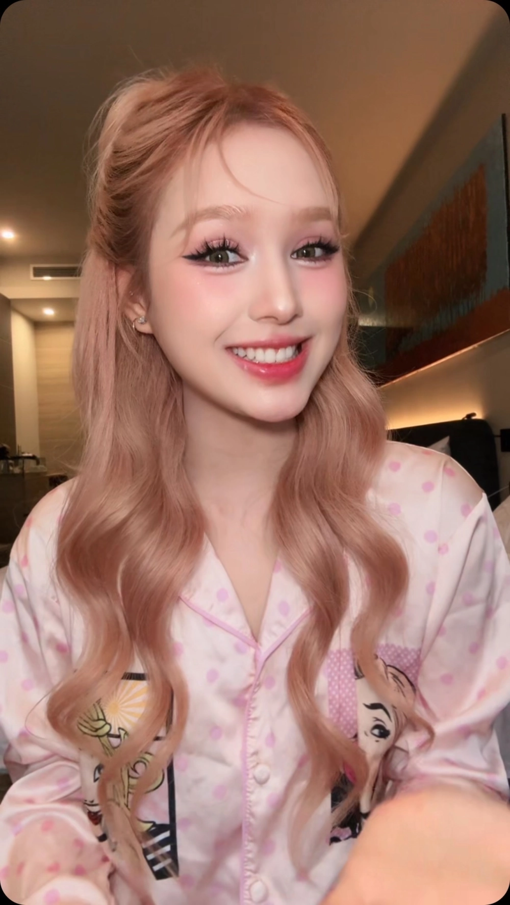 Phong cách chỉn chu qua hình ảnh nữ nhân viên văn phòng chuyên nghiệp