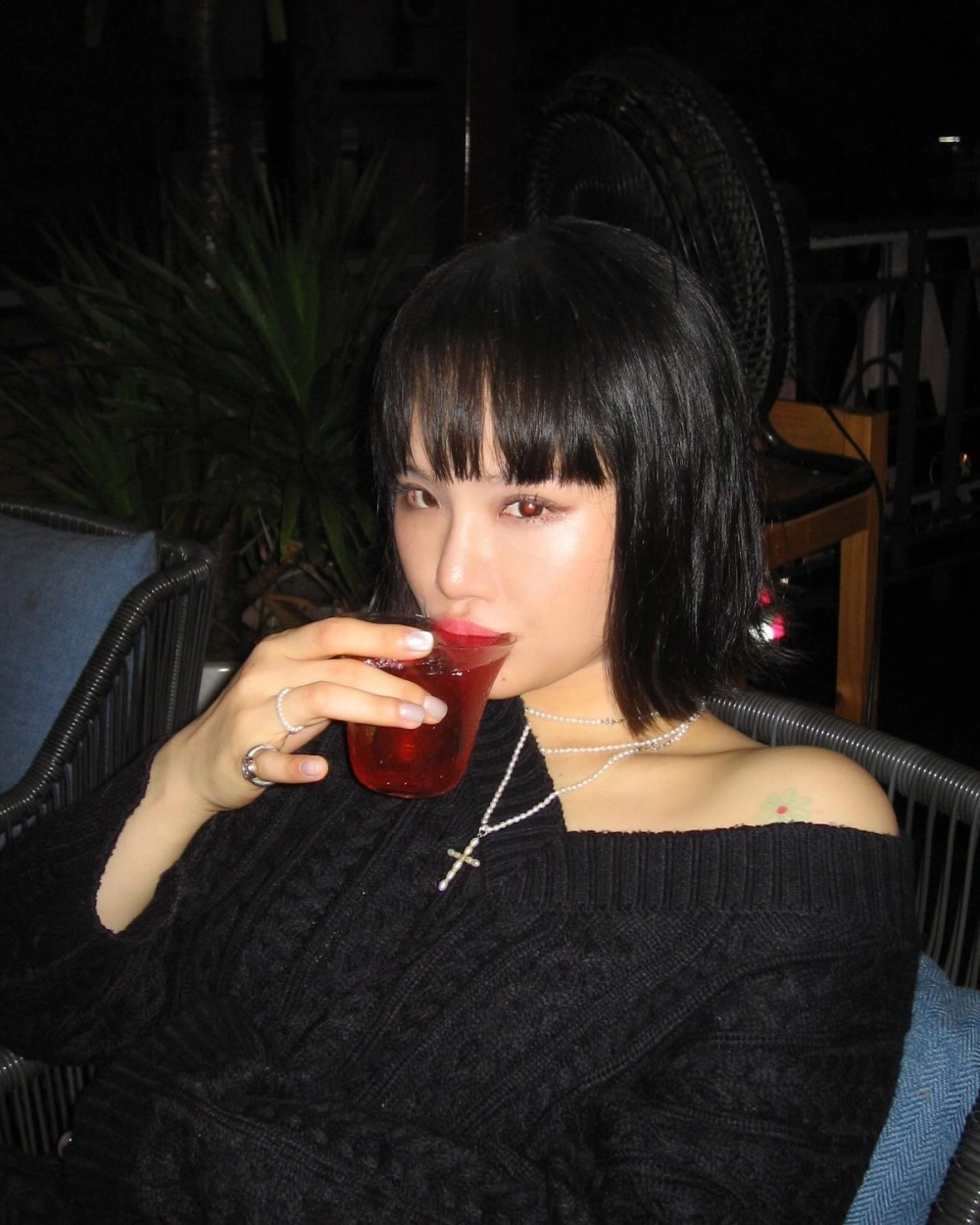 Tỉ mỉ và năng suất qua ảnh gái văn phòng viết ghi chú