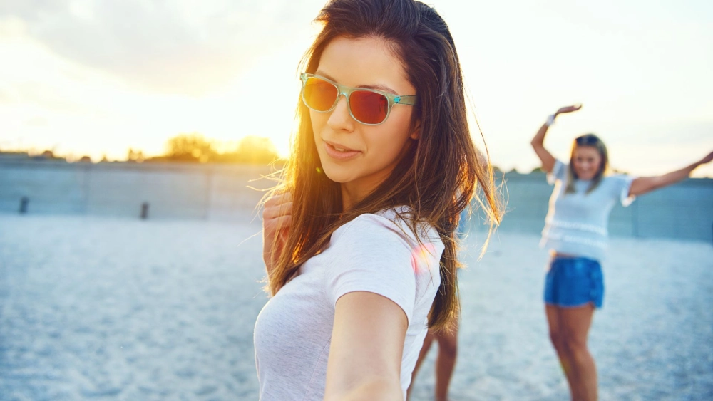 Bộ sưu tập hình ảnh gái xinh đeo kính chất lượng cao