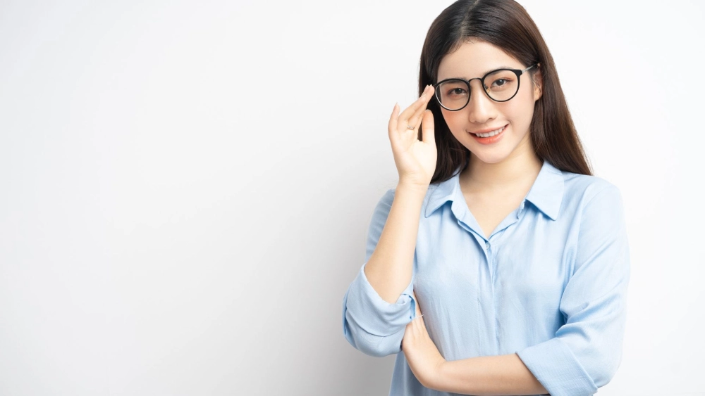 Khám phá những ảnh gái đeo kính đầy cá tính và cuốn hút