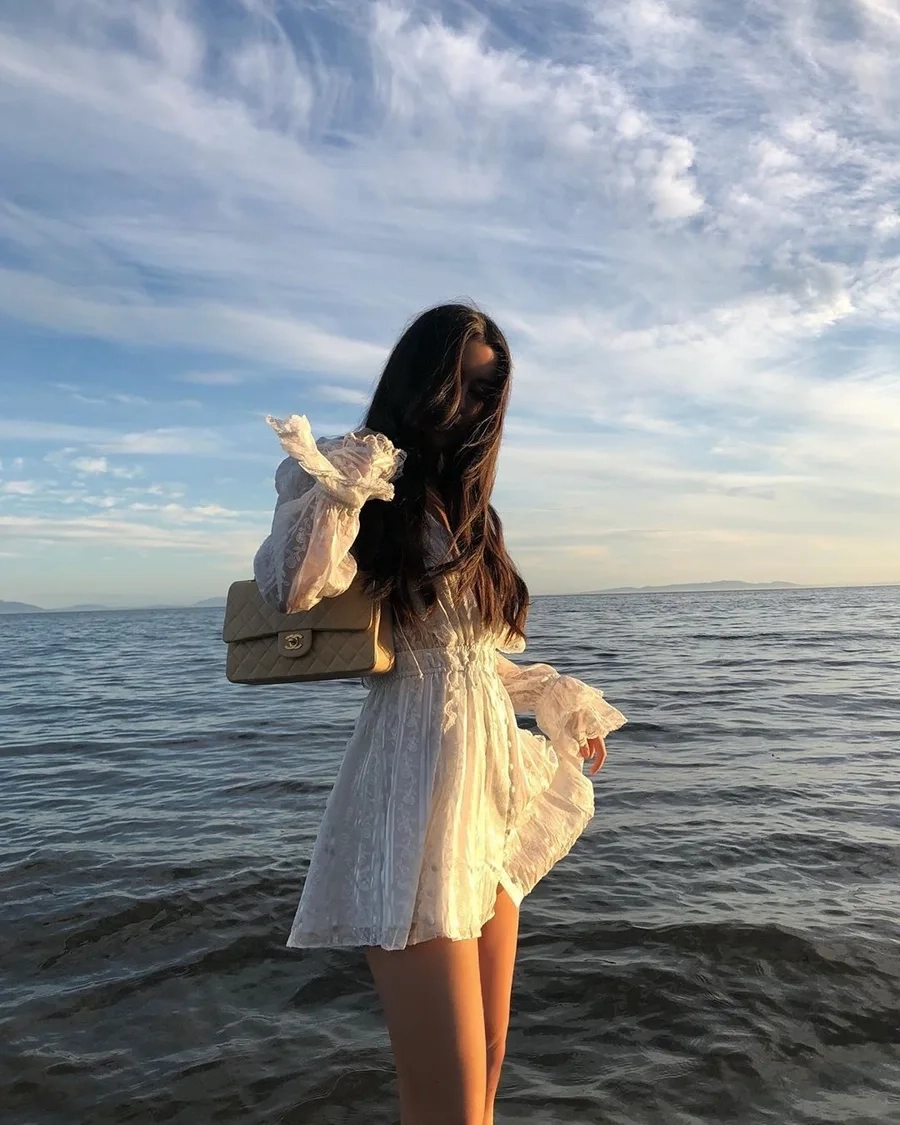 Phong cách tinh tế từ ảnh con gái che mặt nhẹ nhàng