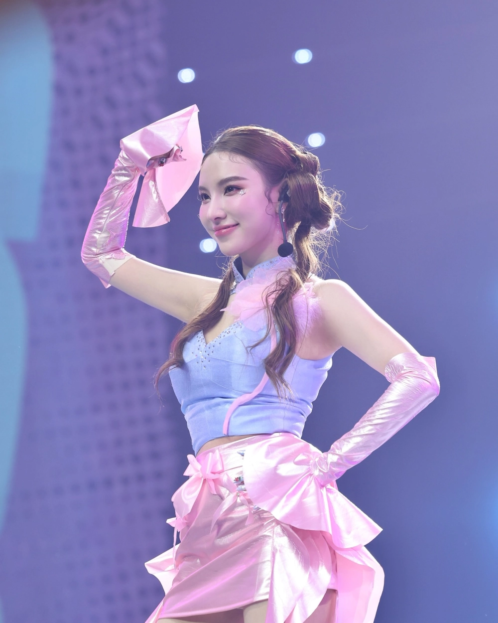 Thần thái ngọt ngào đúng chuẩn Hạnh Sino chị đẹp