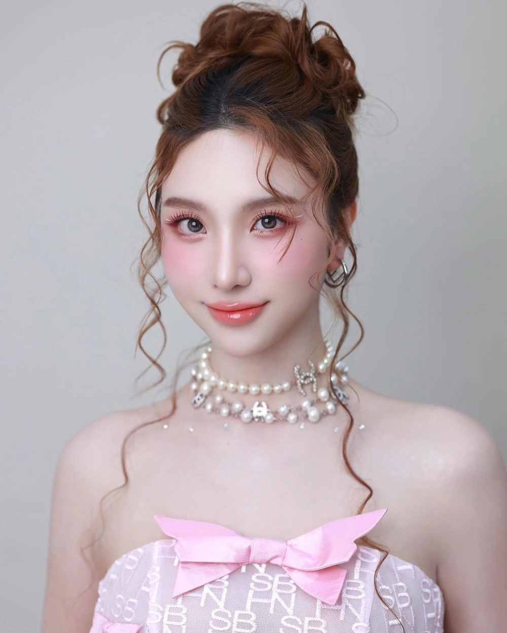 Biểu cảm sâu lắng giúp kết nối với Hạnh Sino Em Mây lyrics