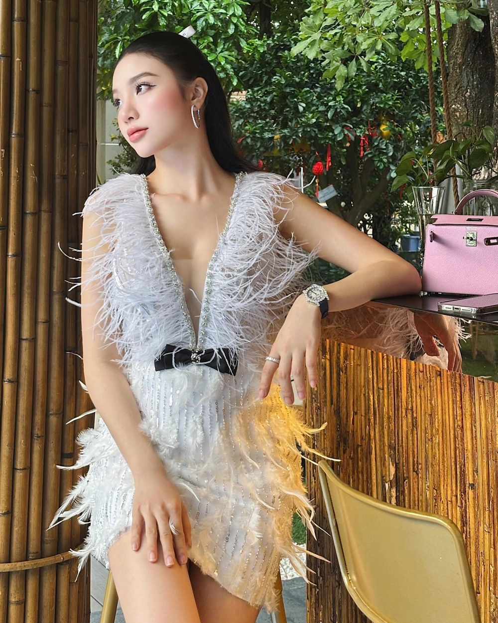 Hình ảnh đời thường gây tò mò về Hạnh Sino tên thật là gì